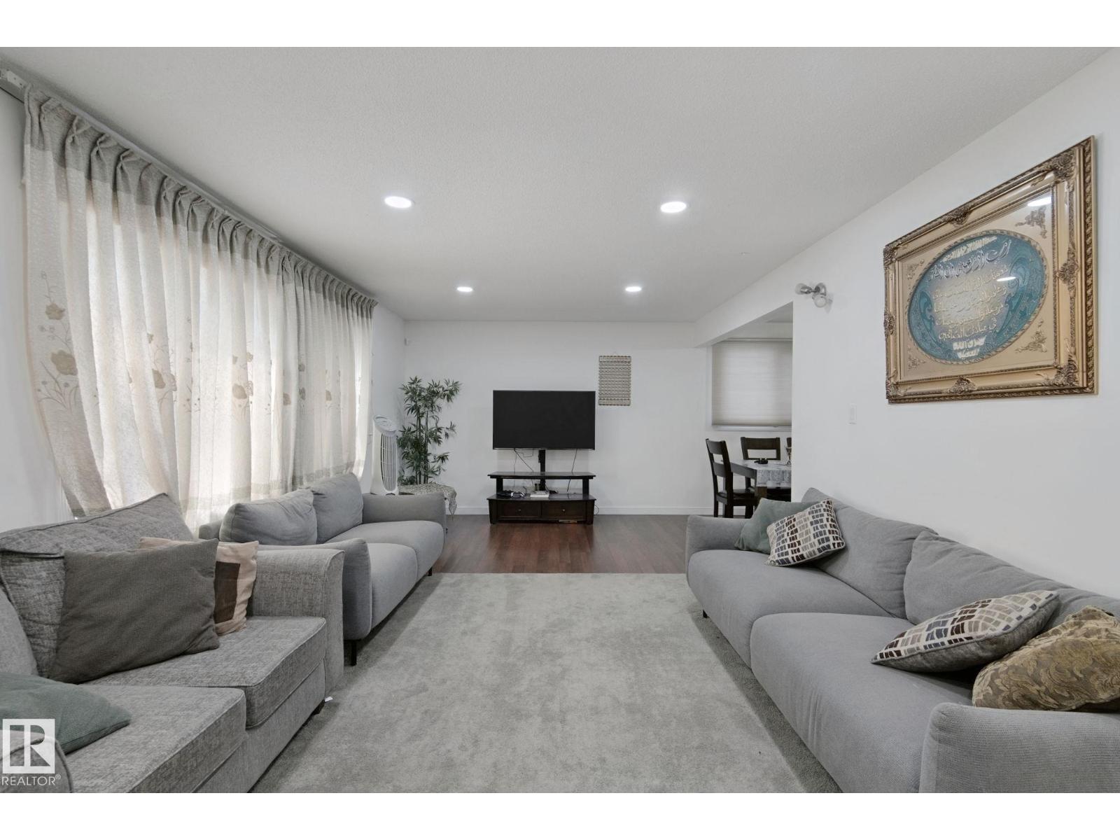 8508 149A AV NW