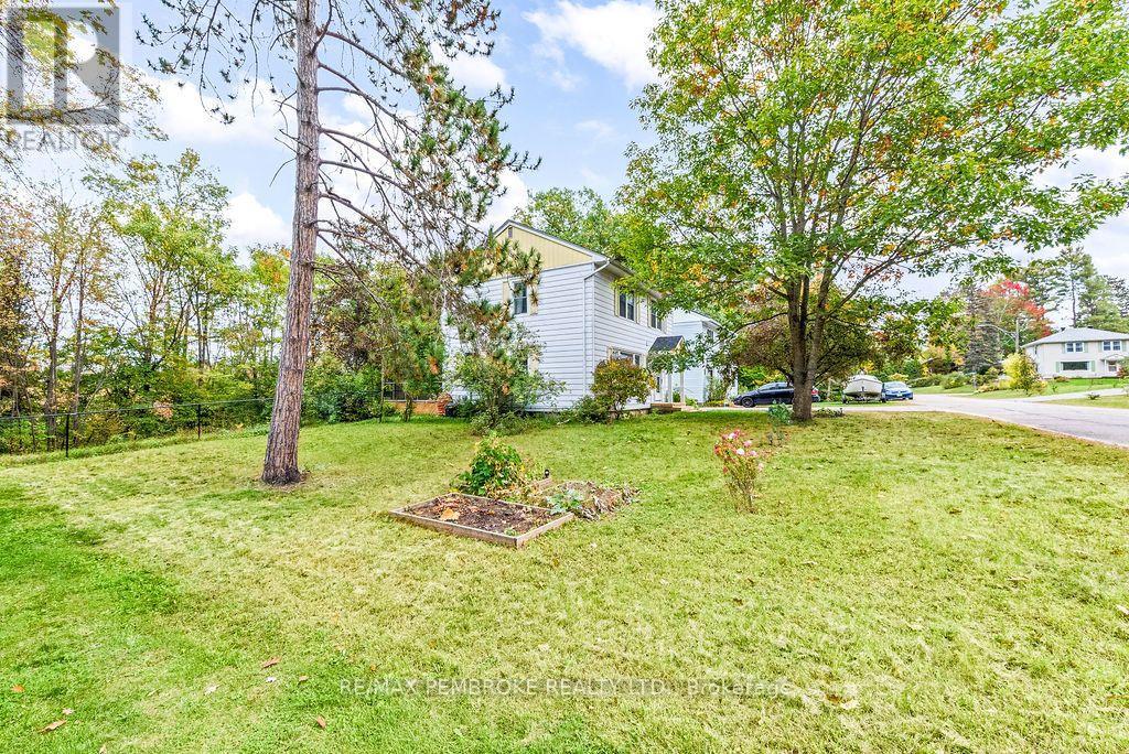 10 Laurier Avenue, Deep River, Ontario K0J 1P0 - Photo 6 - X13856780