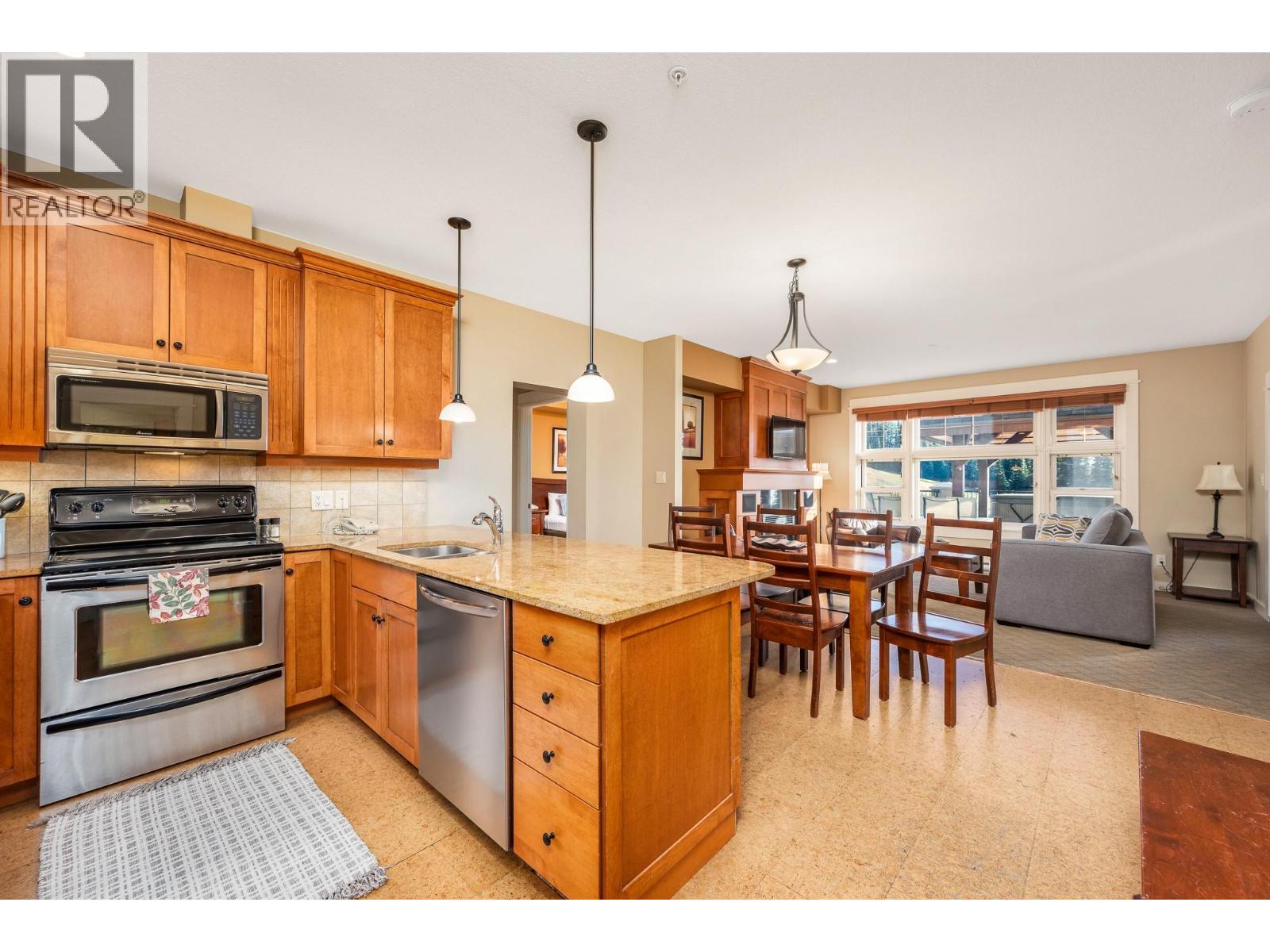 170 Silver Lode Lane Lane Unit# 304, Silver Star, British Columbia  V1B 3M1 - Photo 3 - 10401720
