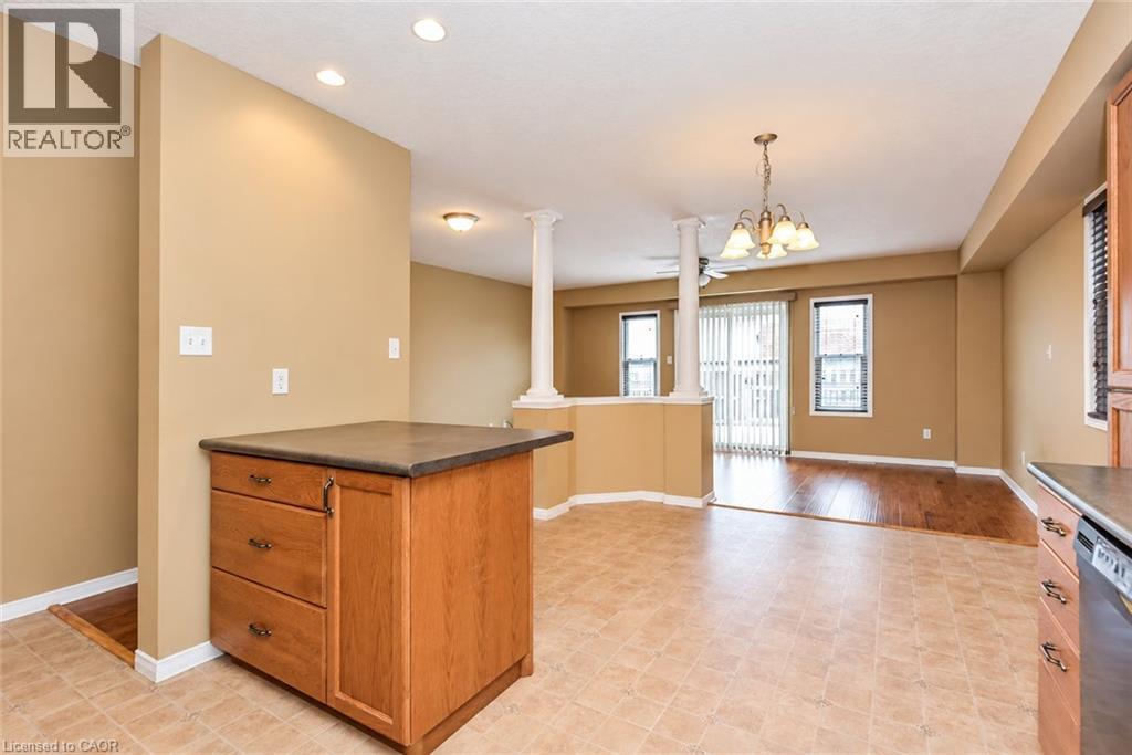 16 Frankfurt Street, Kitchener, Ontario  N2R 1T5 - Photo 4 - 40867139