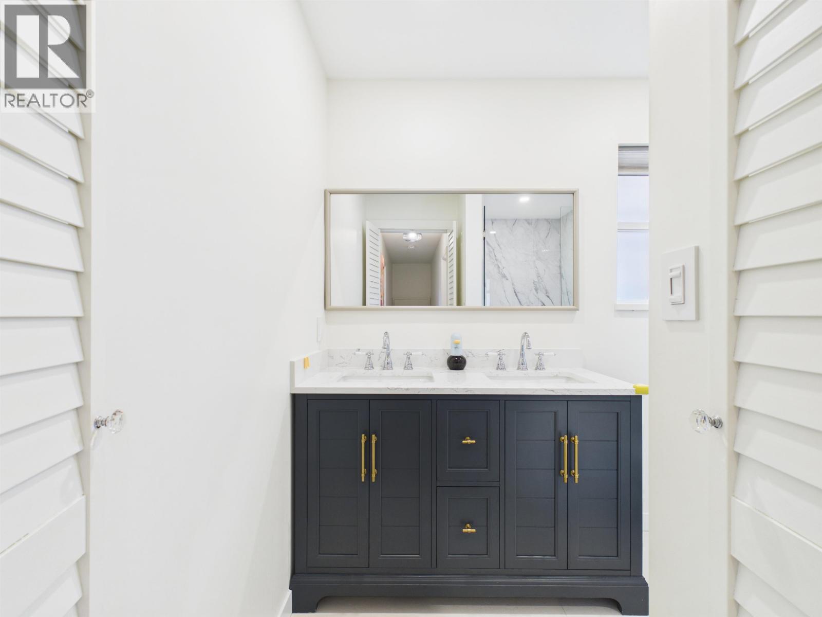 1316 Honeysuckle Lane, Coquitlam, British Columbia  V3E 2H9 - Photo 21 - R3171383