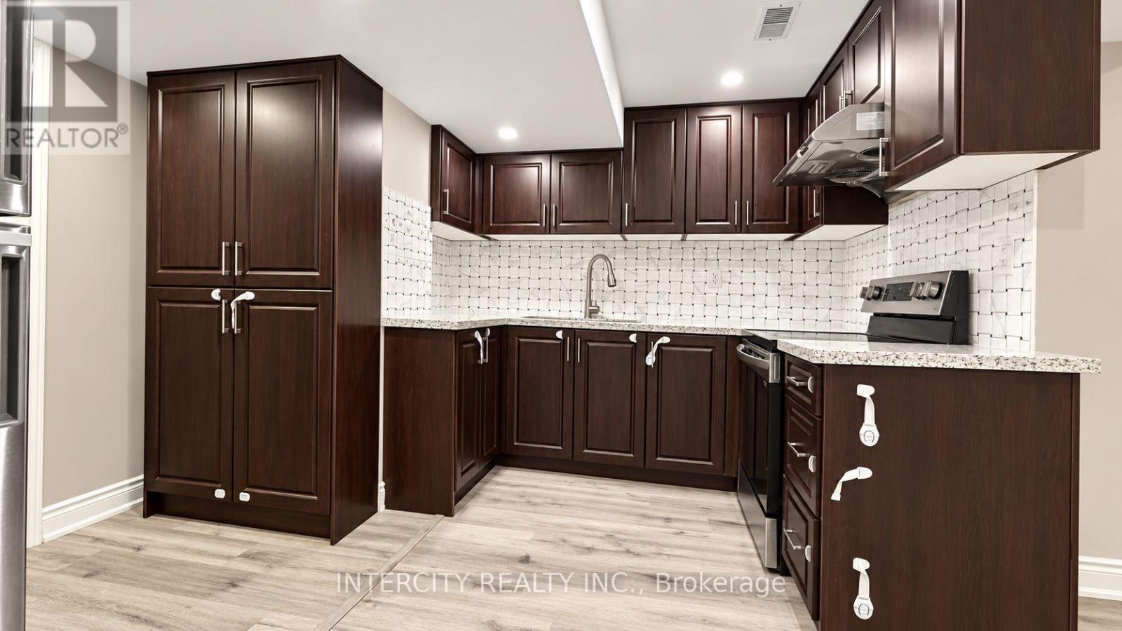 159 Moffatt Avenue, Brampton, Ontario  L6Y 4R8 - Photo 37 - W13856720
