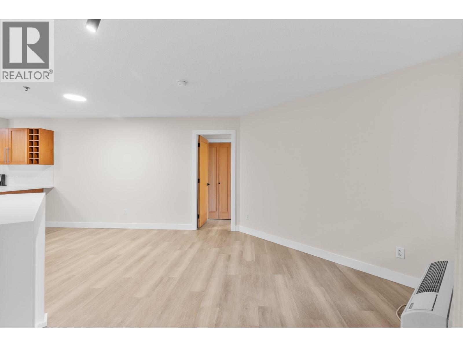 1083 Sunset Drive Unit# 211