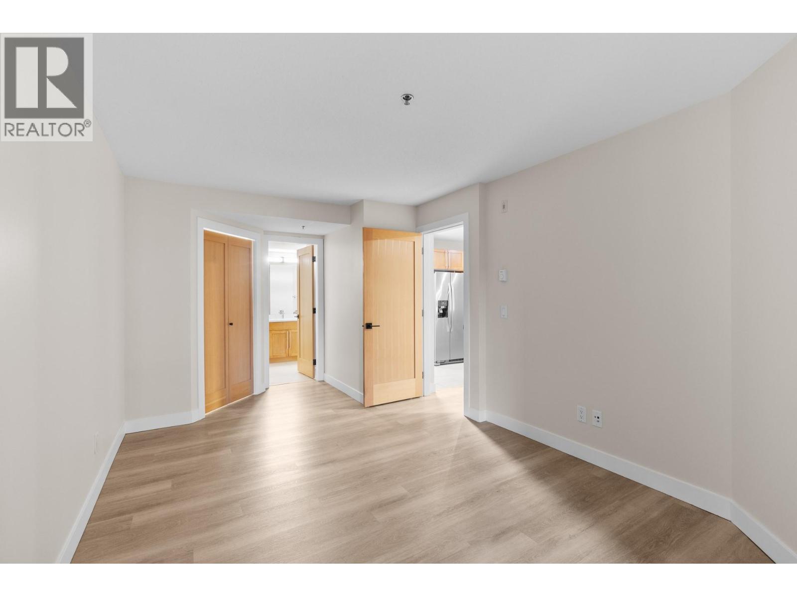 1083 Sunset Drive Unit# 211