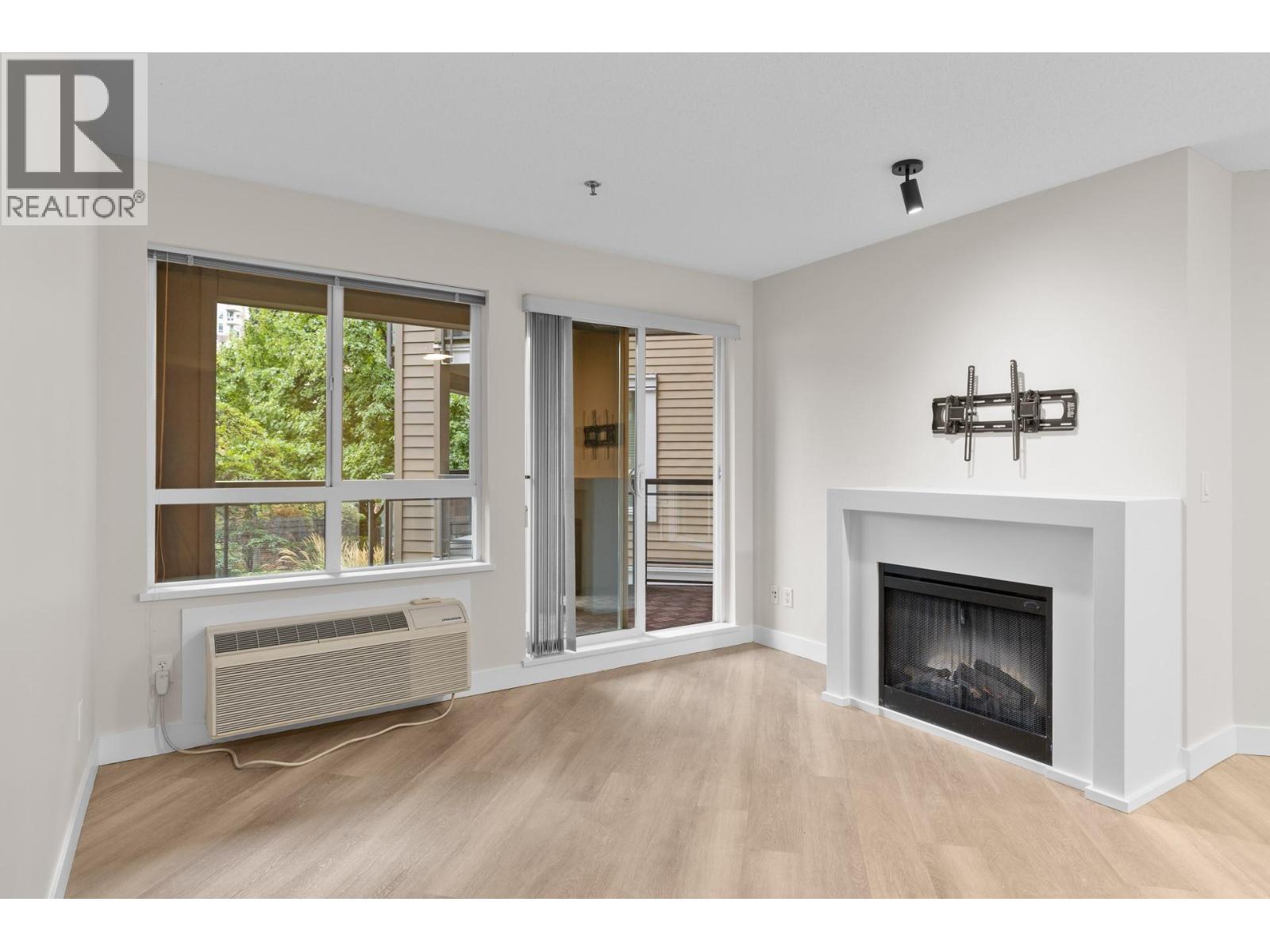 1083 Sunset Drive Unit# 211