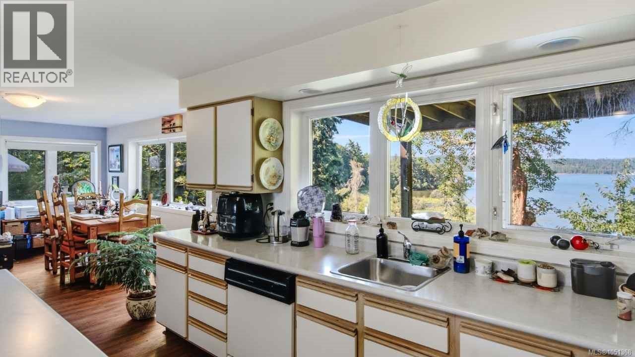 302 Roland Rd