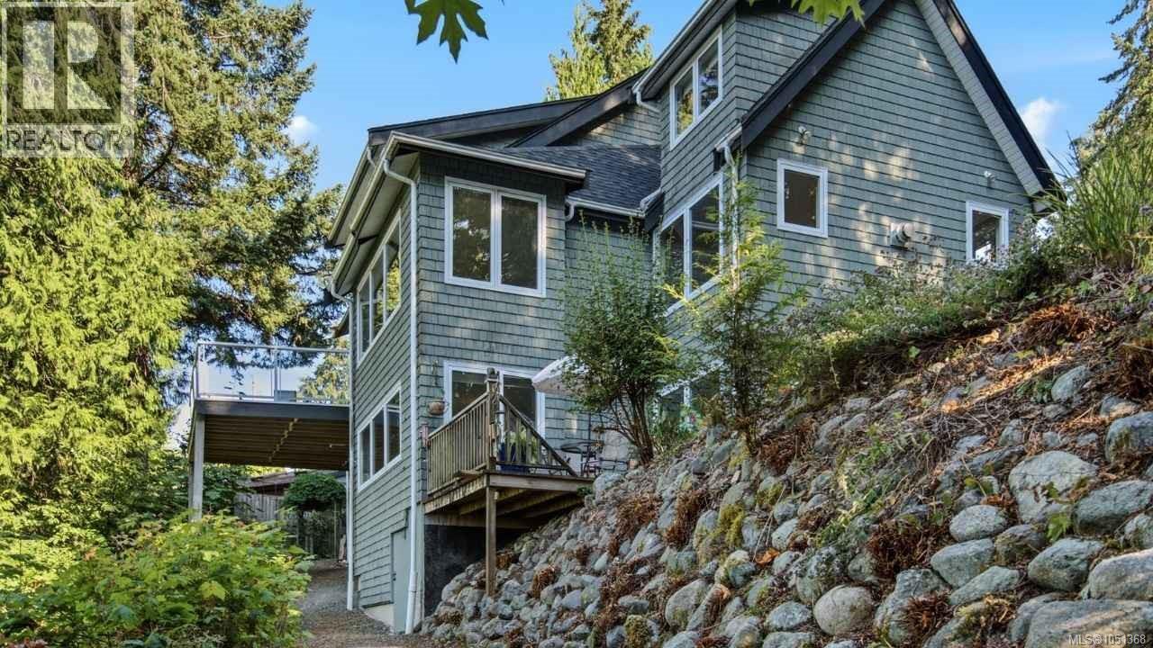 302 Roland Rd
