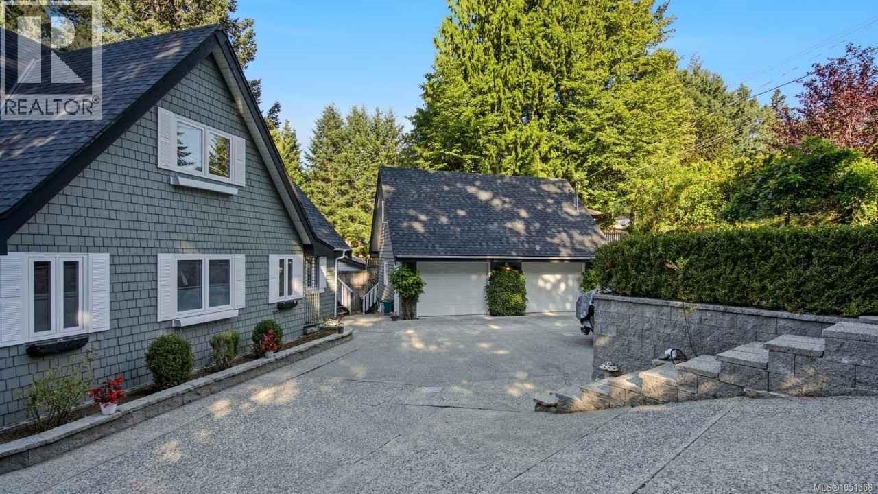 302 Roland Rd