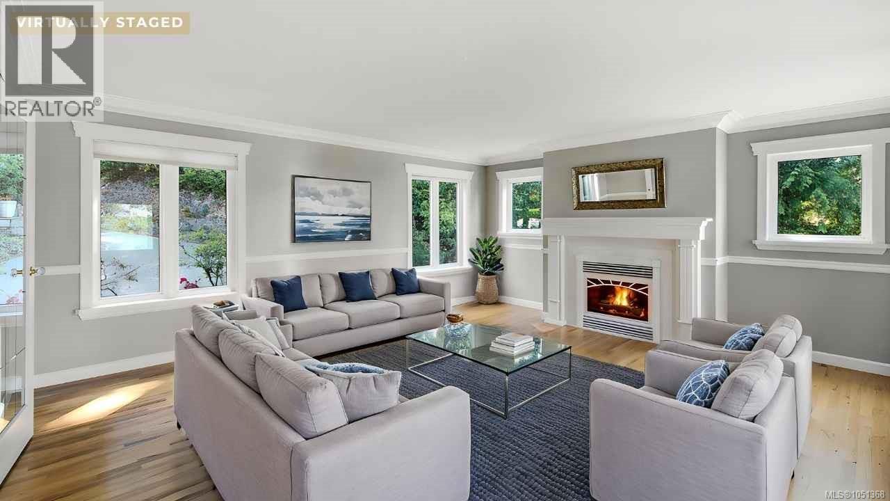 302 Roland Rd