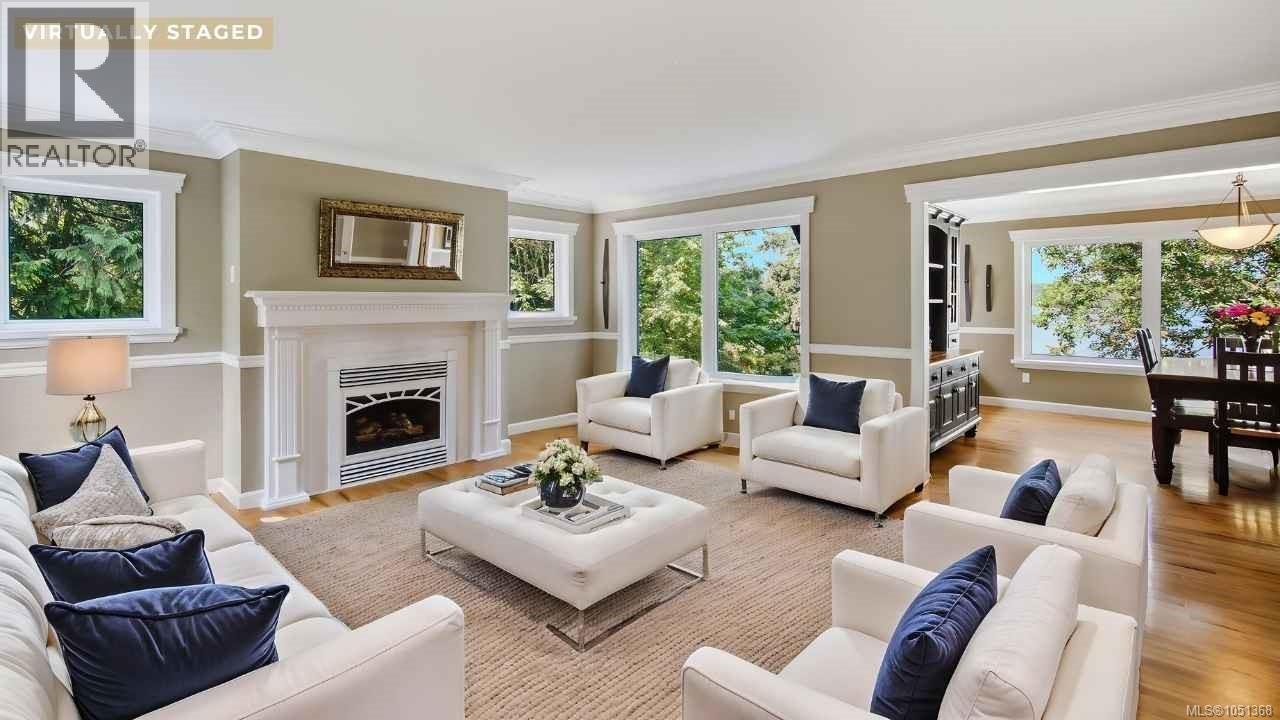 302 Roland Rd