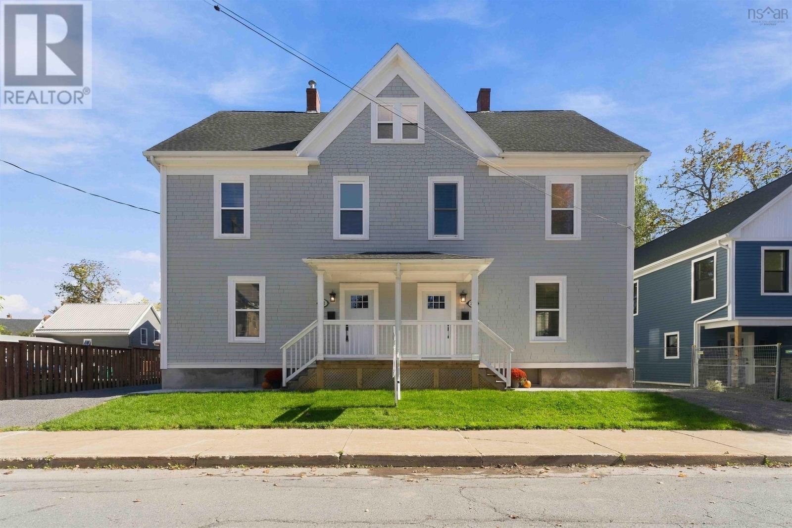 203/205 Gray Street, Windsor, Nova Scotia  B0N 2T0 - Photo 4 - 202625024