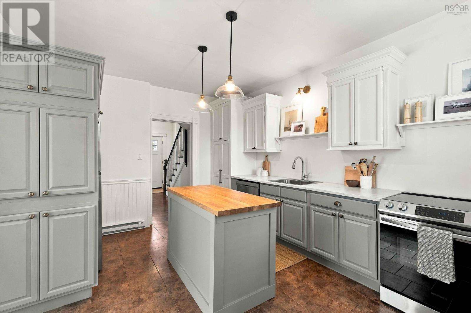 203/205 Gray Street, Windsor, Nova Scotia  B0N 2T0 - Photo 17 - 202625025