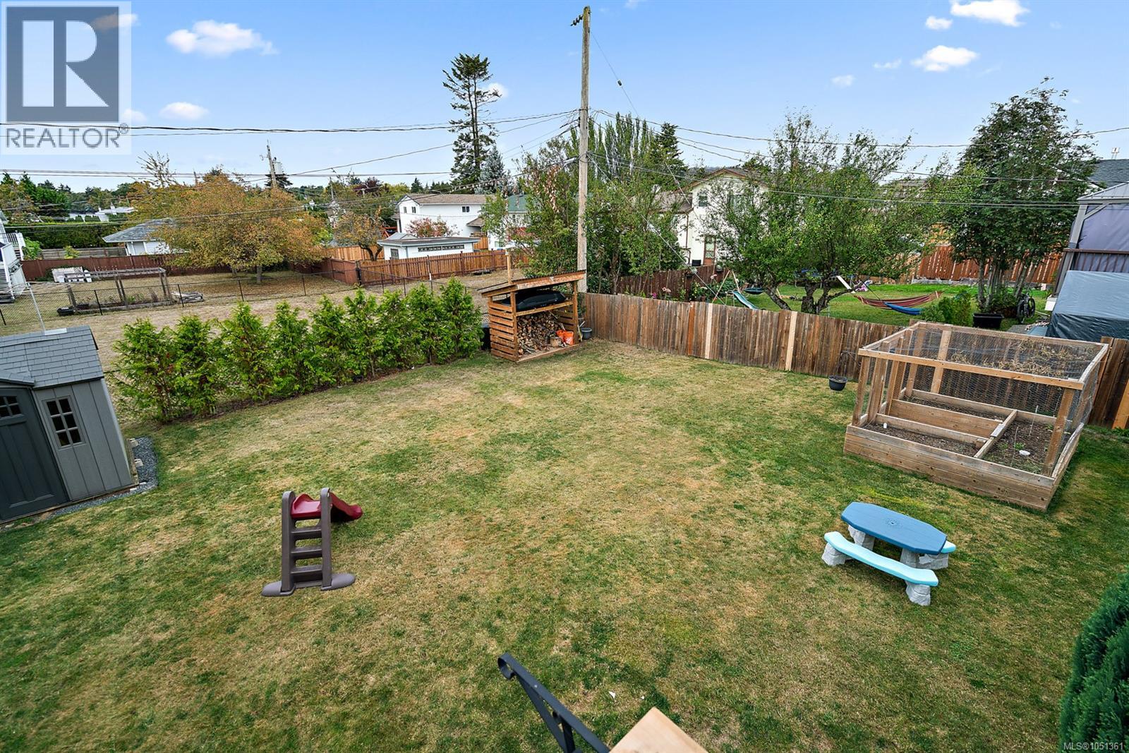 3988 Larchwood Dr