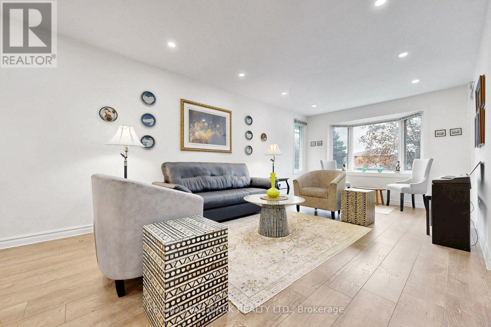 22 Pining Road, Markham, Ontario  L3T 5N6 - Photo 4 - N13856832