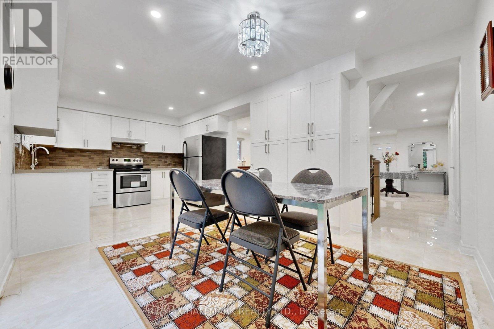 22 Pining Road, Markham, Ontario  L3T 5N6 - Photo 7 - N13856832