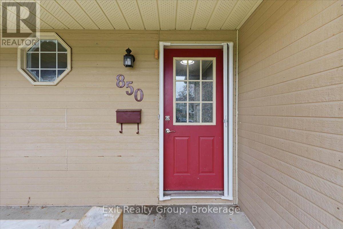 850 Littlestone Crescent, Kingston, Ontario  K7M 8L6 - Photo 2 - X13856990