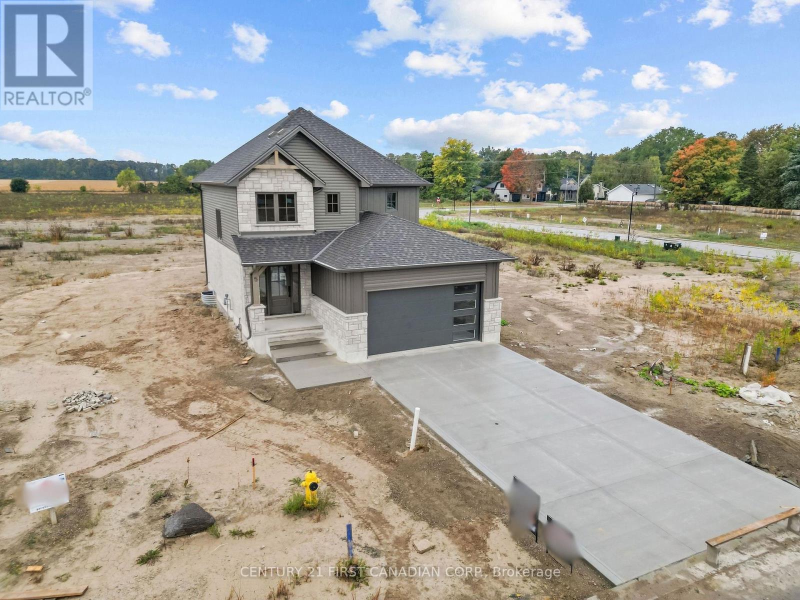 5 Doerr Court, North Middlesex, Ontario  N0M 1A0 - Photo 3 - X13857012