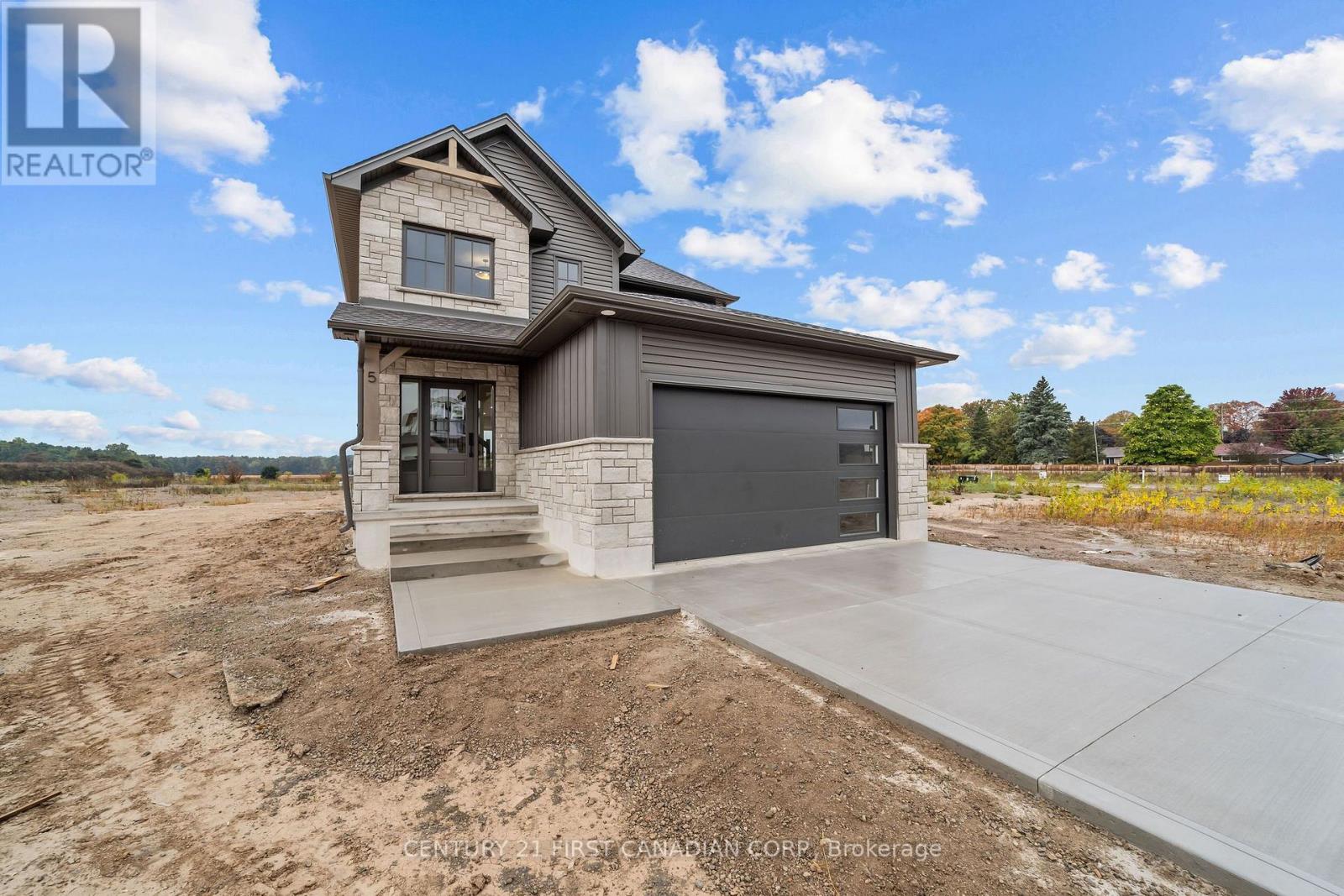 5 Doerr Court, North Middlesex, Ontario  N0M 1A0 - Photo 4 - X13857012