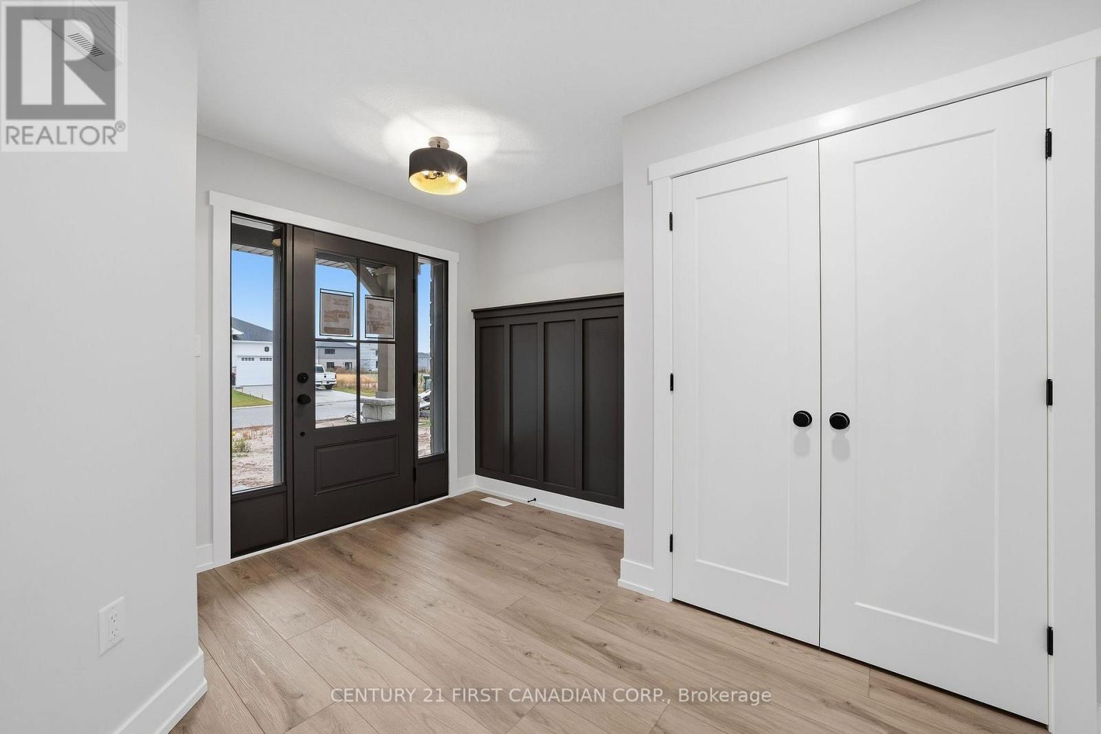 5 Doerr Court, North Middlesex, Ontario  N0M 1A0 - Photo 8 - X13857012