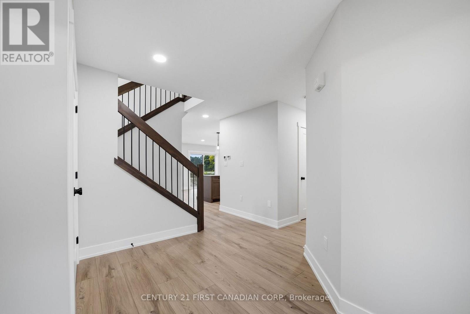 5 Doerr Court, North Middlesex, Ontario  N0M 1A0 - Photo 9 - X13857012