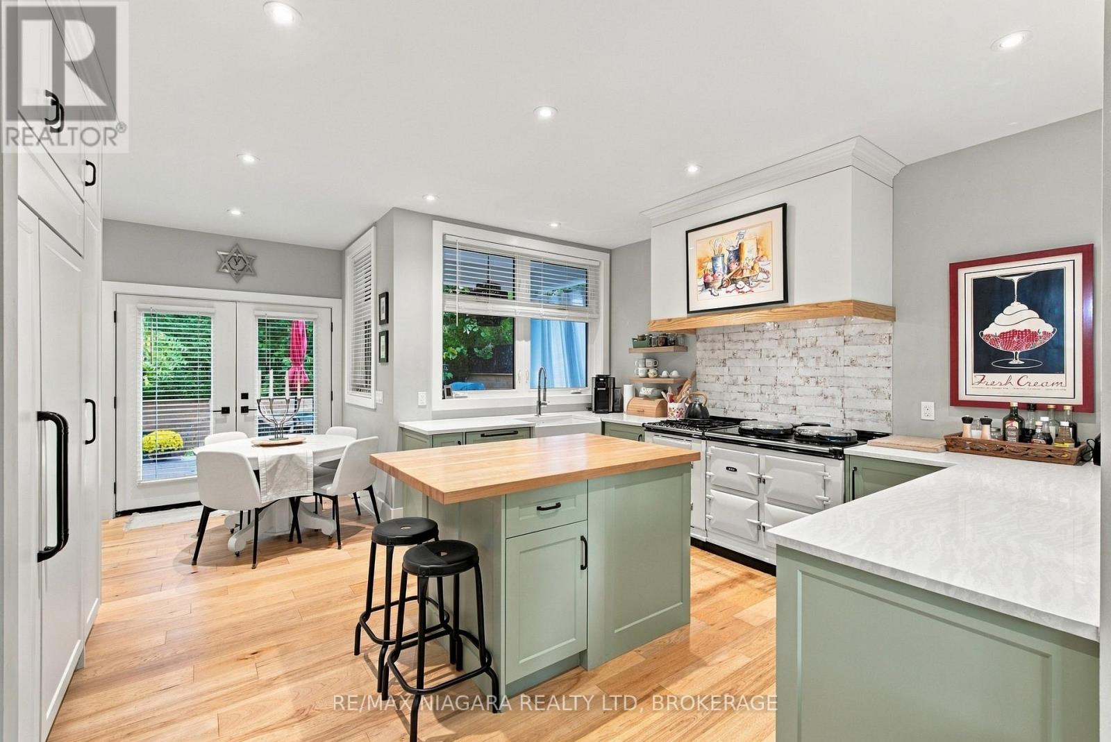 11 Wilberforce Avenue, Niagara-On-The-Lake, Ontario  L0S 1J0 - Photo 11 - X13856862