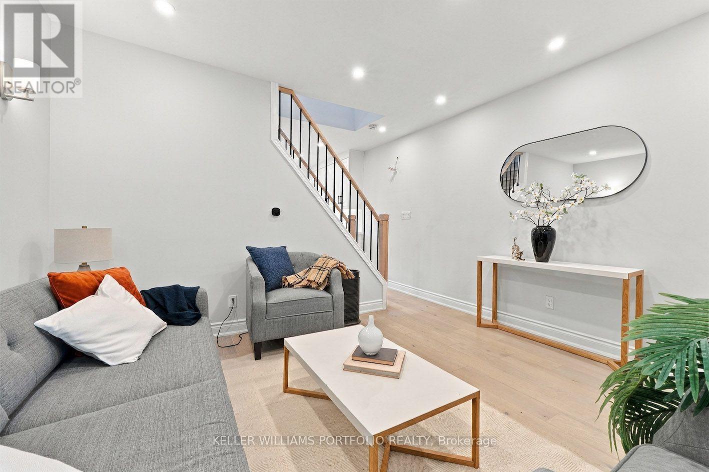 179 Oakcrest Avenue, Toronto, Ontario  M4C 1B8 - Photo 6 - E13856906