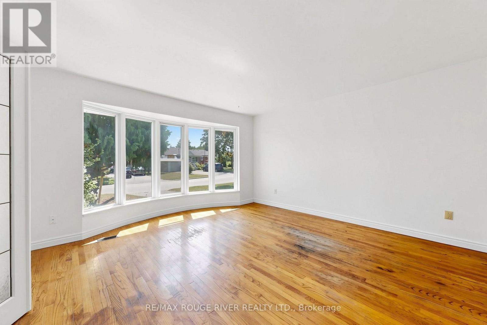 38 Lombardy Crescent, Toronto, Ontario  M1K 4N8 - Photo 4 - E13857008