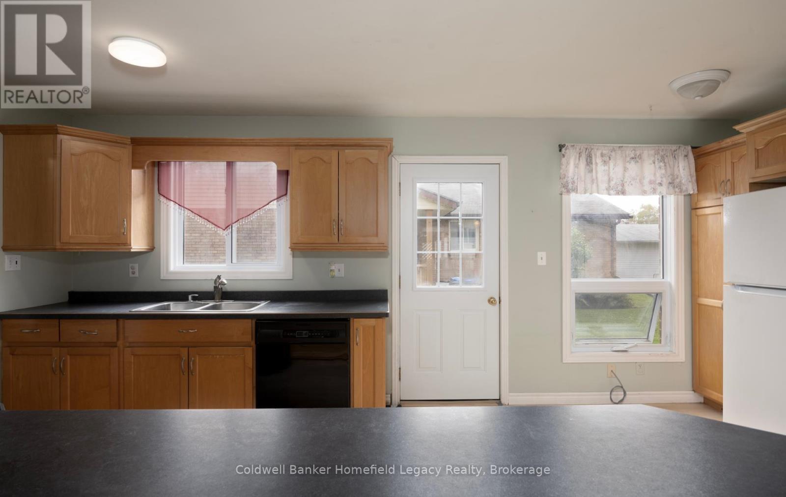 10 Dunsford Crescent, St. Marys, Ontario  N4X 1B1 - Photo 5 - X13856998