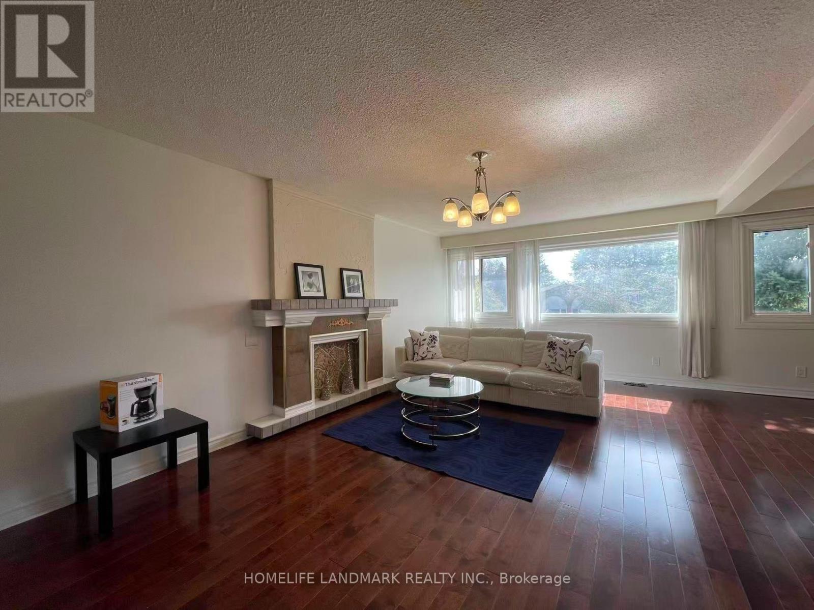 Upper - 12 Clancy Drive, Toronto, Ontario  M2J 2V8 - Photo 3 - C13817820