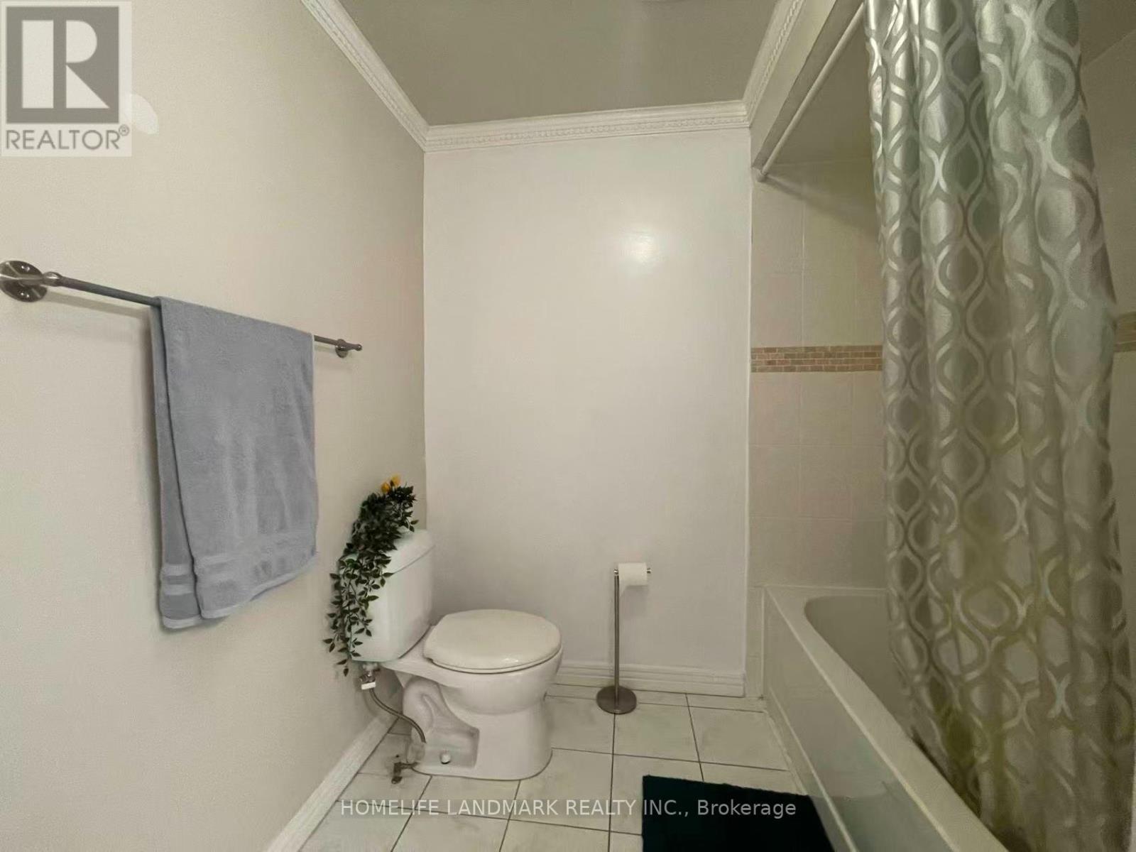 Upper - 12 Clancy Drive, Toronto, Ontario  M2J 2V8 - Photo 7 - C13817820