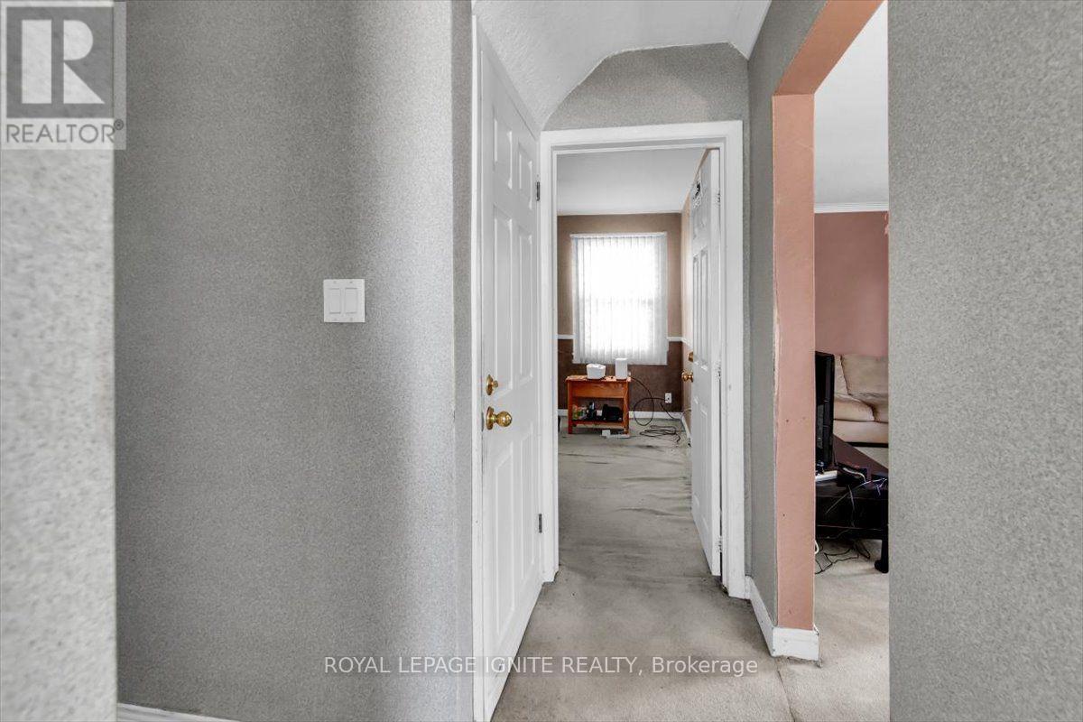 76 Celeste Drive, Toronto, Ontario  M1E 2V1 - Photo 14 - E13848142