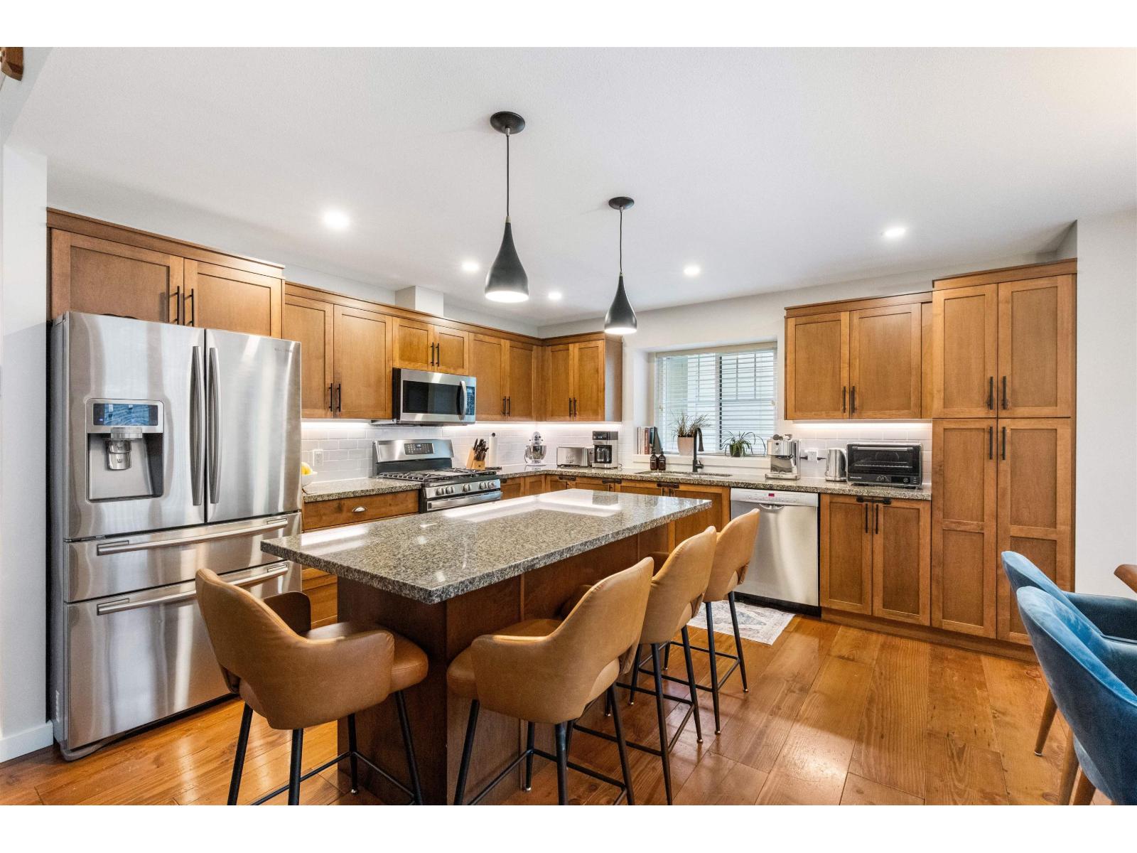 1832 HUCKLEBERRY BEND|Cultus Lake South
