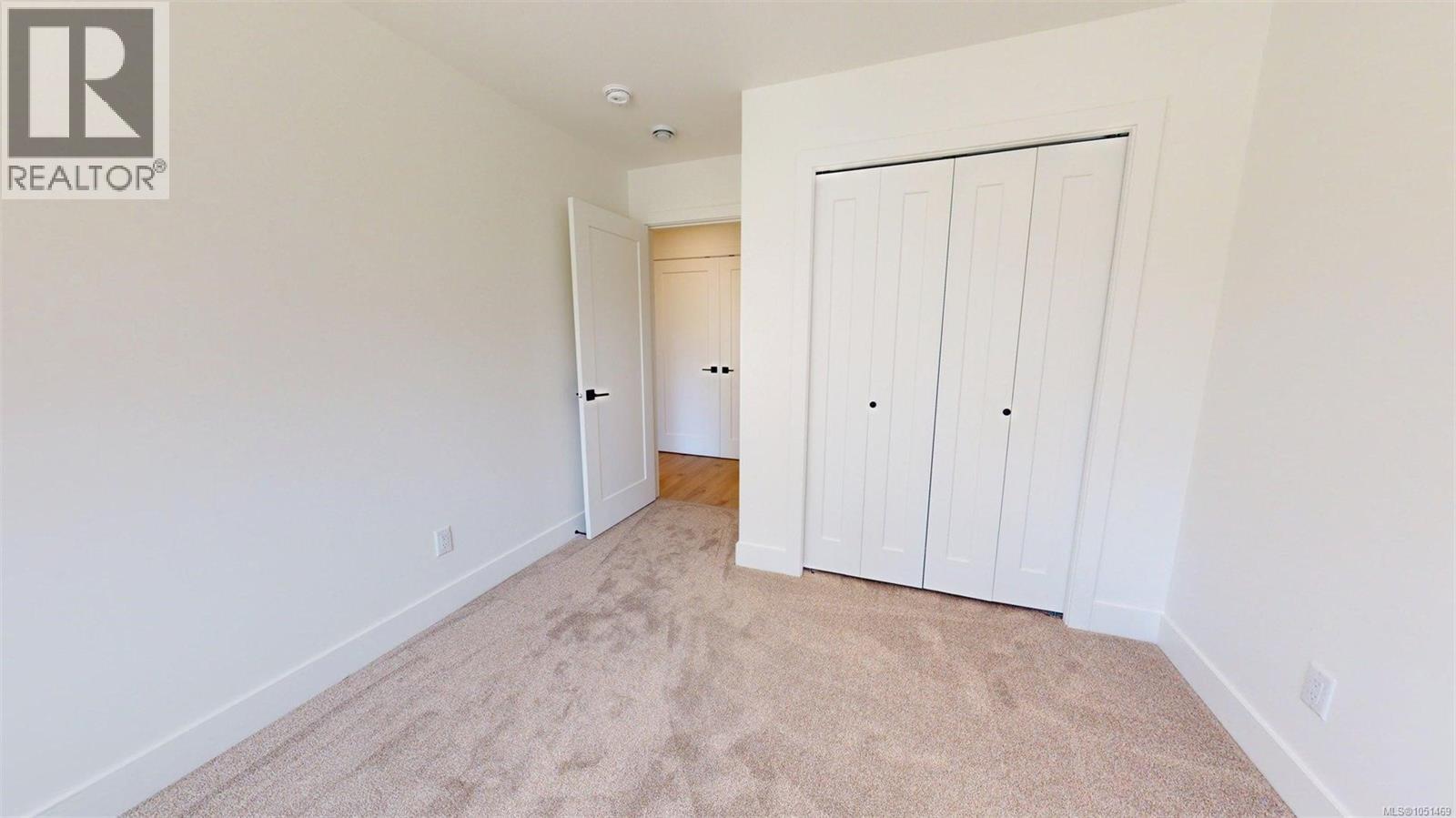 2322 Sparrow Lane