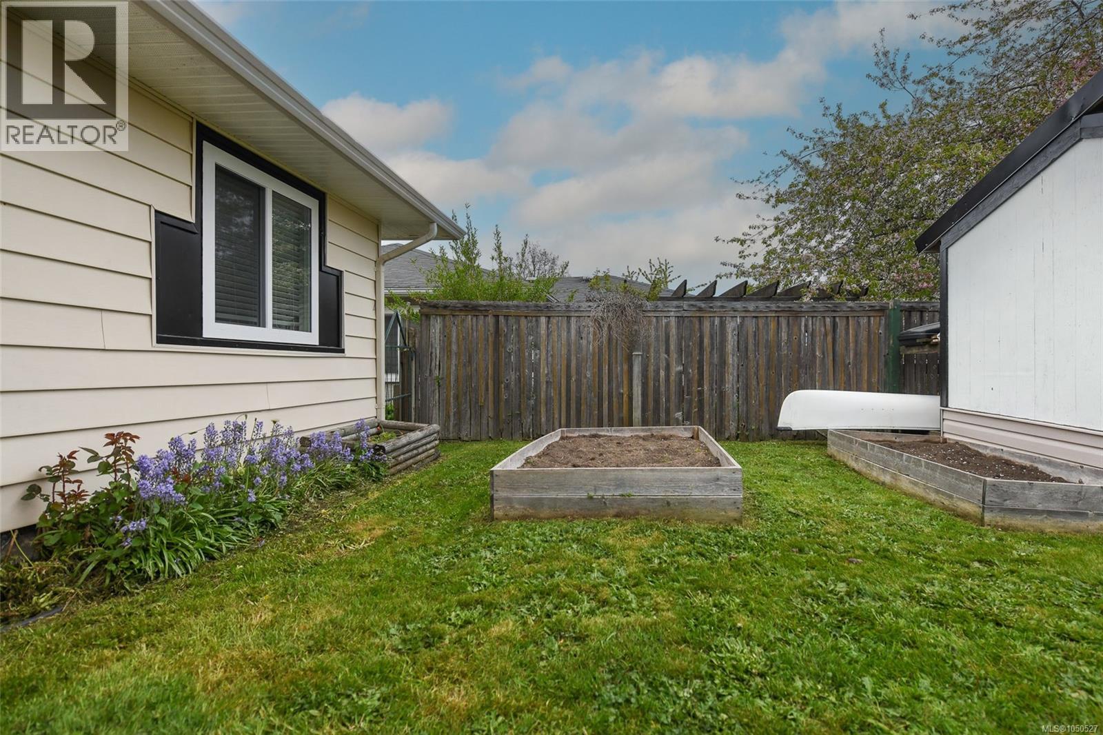 656 14th St, Courtenay, British Columbia  V9N 1W6 - Photo 5 - 1050527