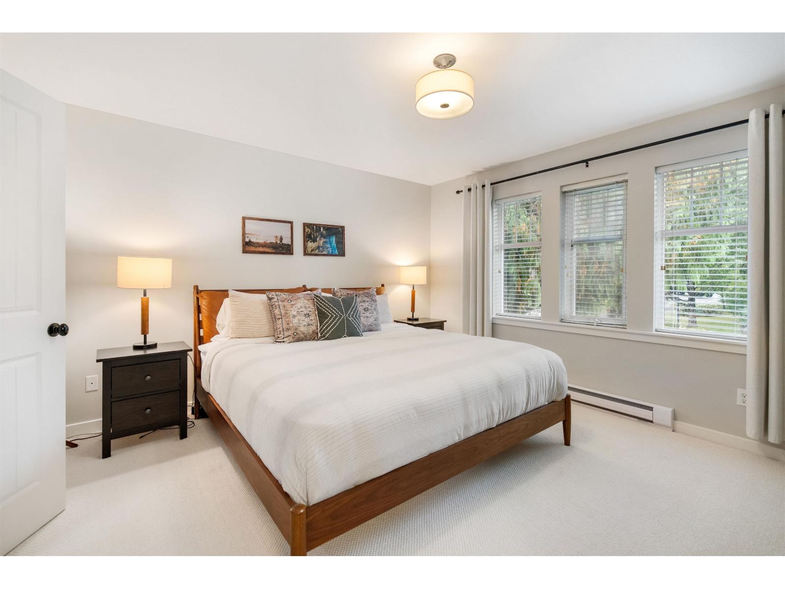 1832 HUCKLEBERRY BEND|Cultus Lake South