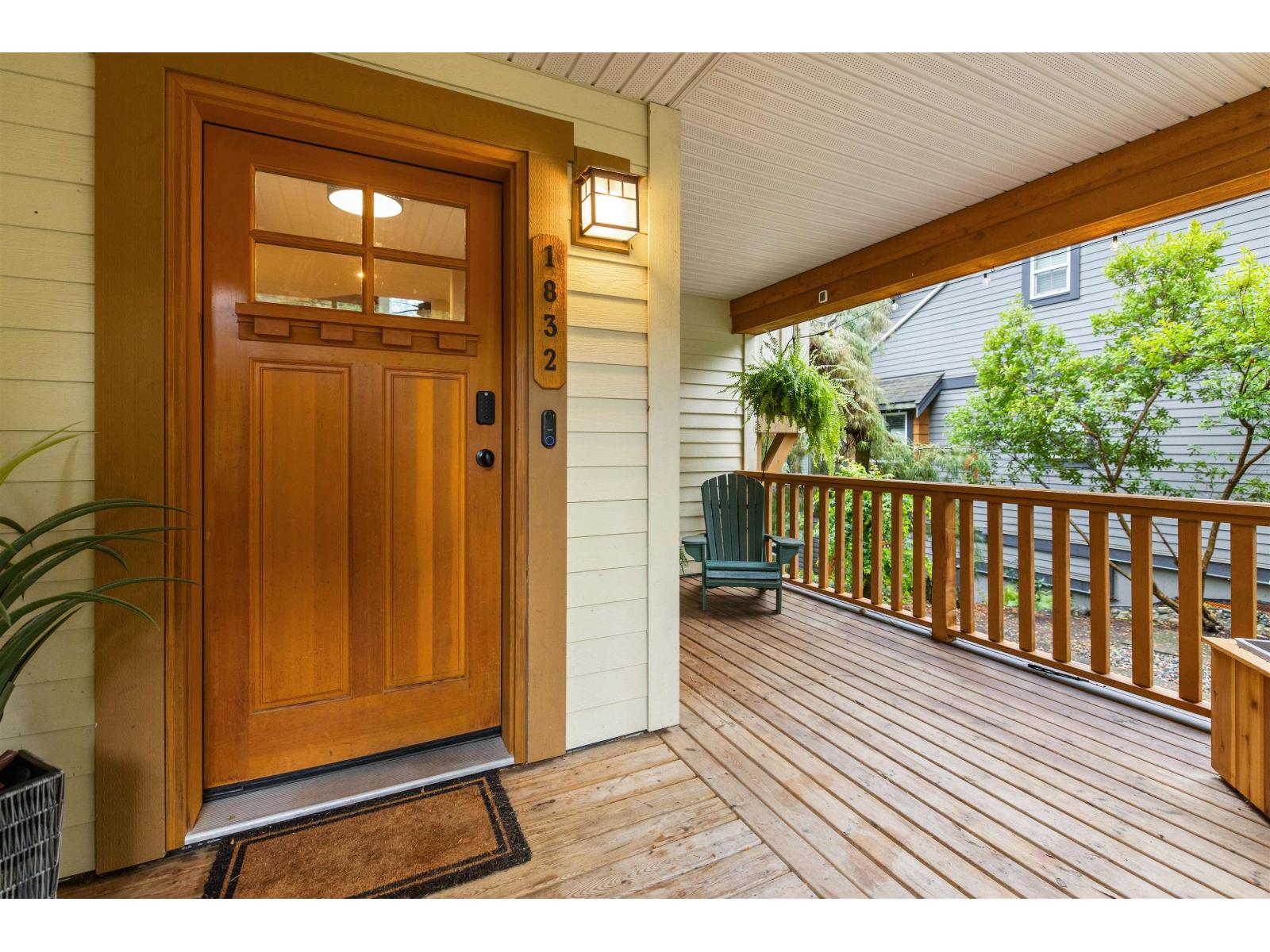 1832 HUCKLEBERRY BEND|Cultus Lake South