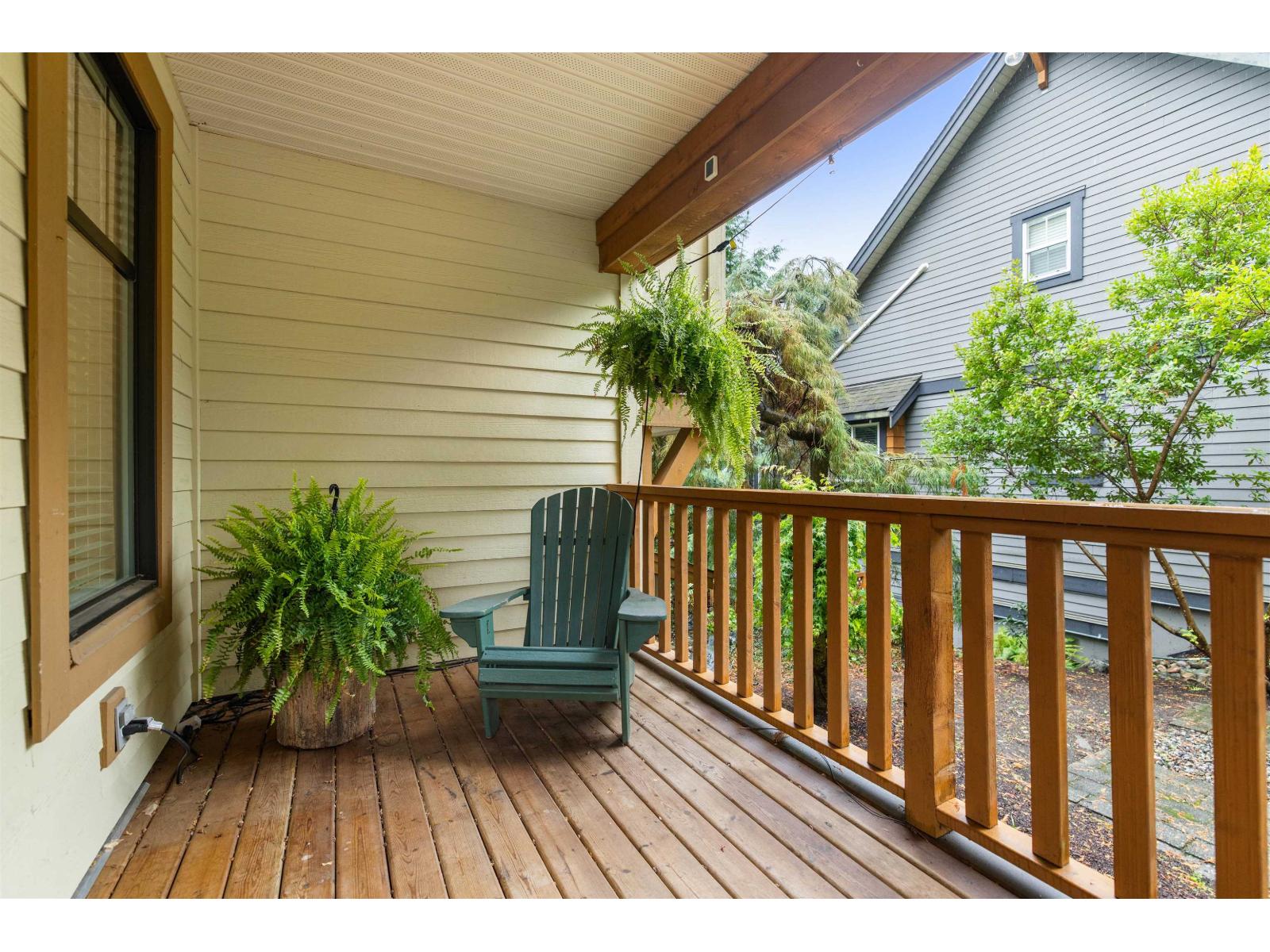 1832 HUCKLEBERRY BEND|Cultus Lake South