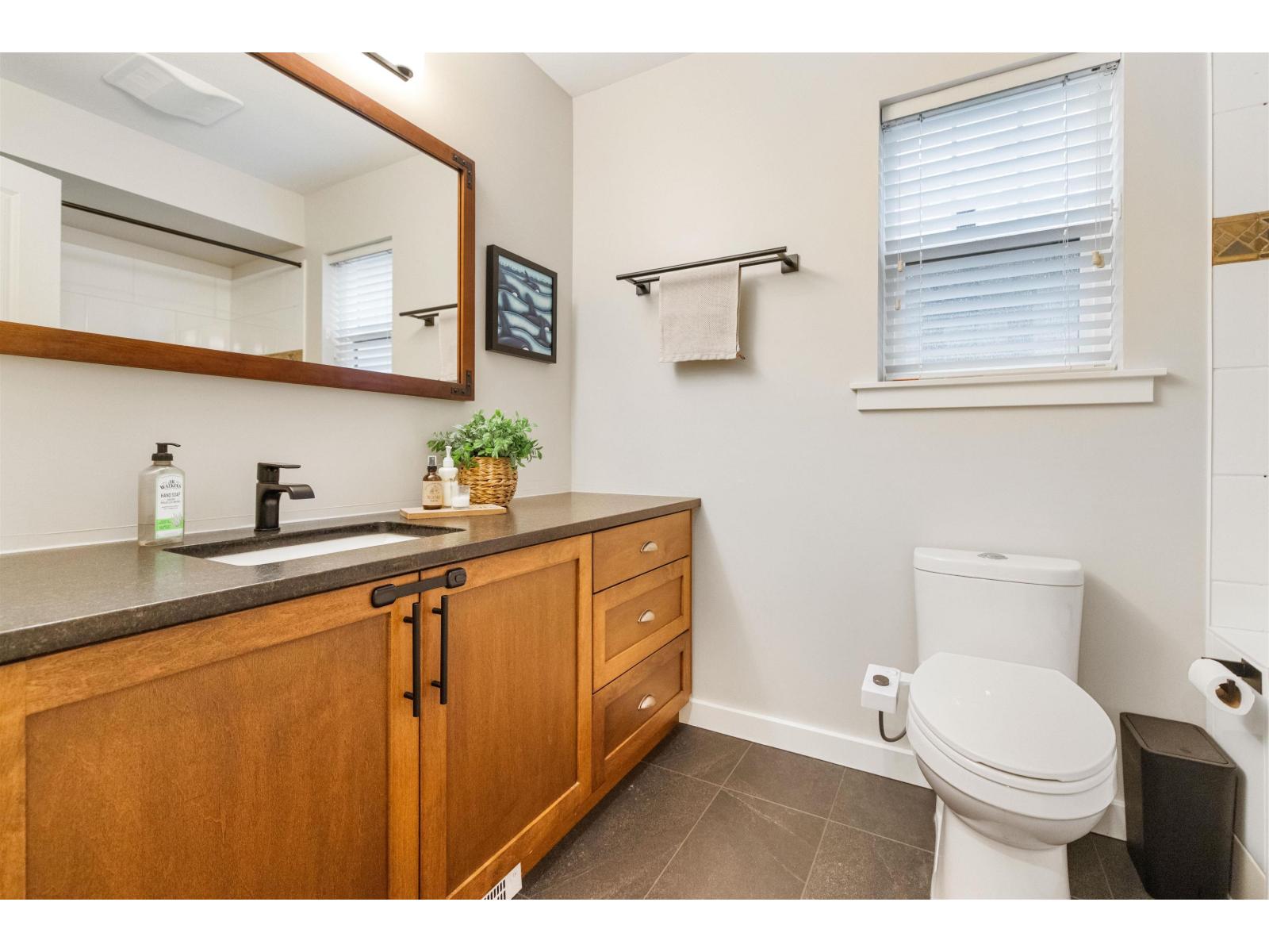 1832 HUCKLEBERRY BEND|Cultus Lake South