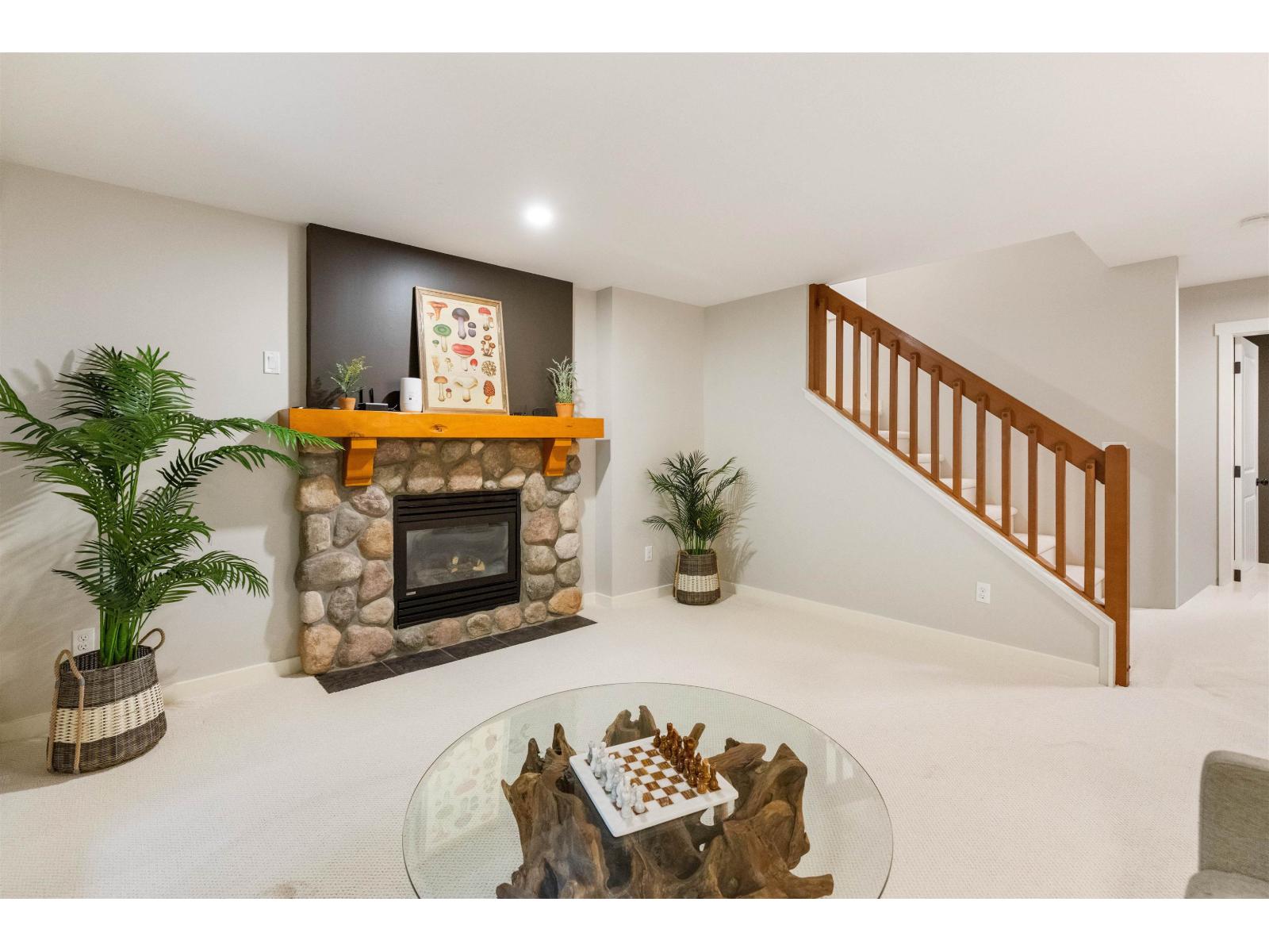 1832 HUCKLEBERRY BEND|Cultus Lake South
