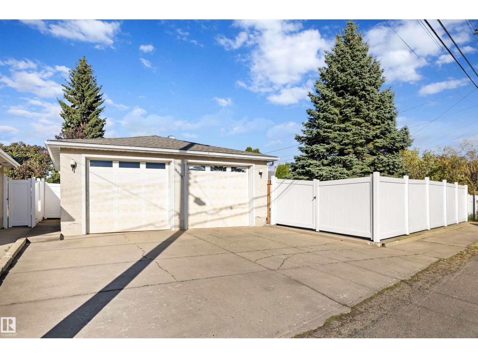 7807 134 AV NW