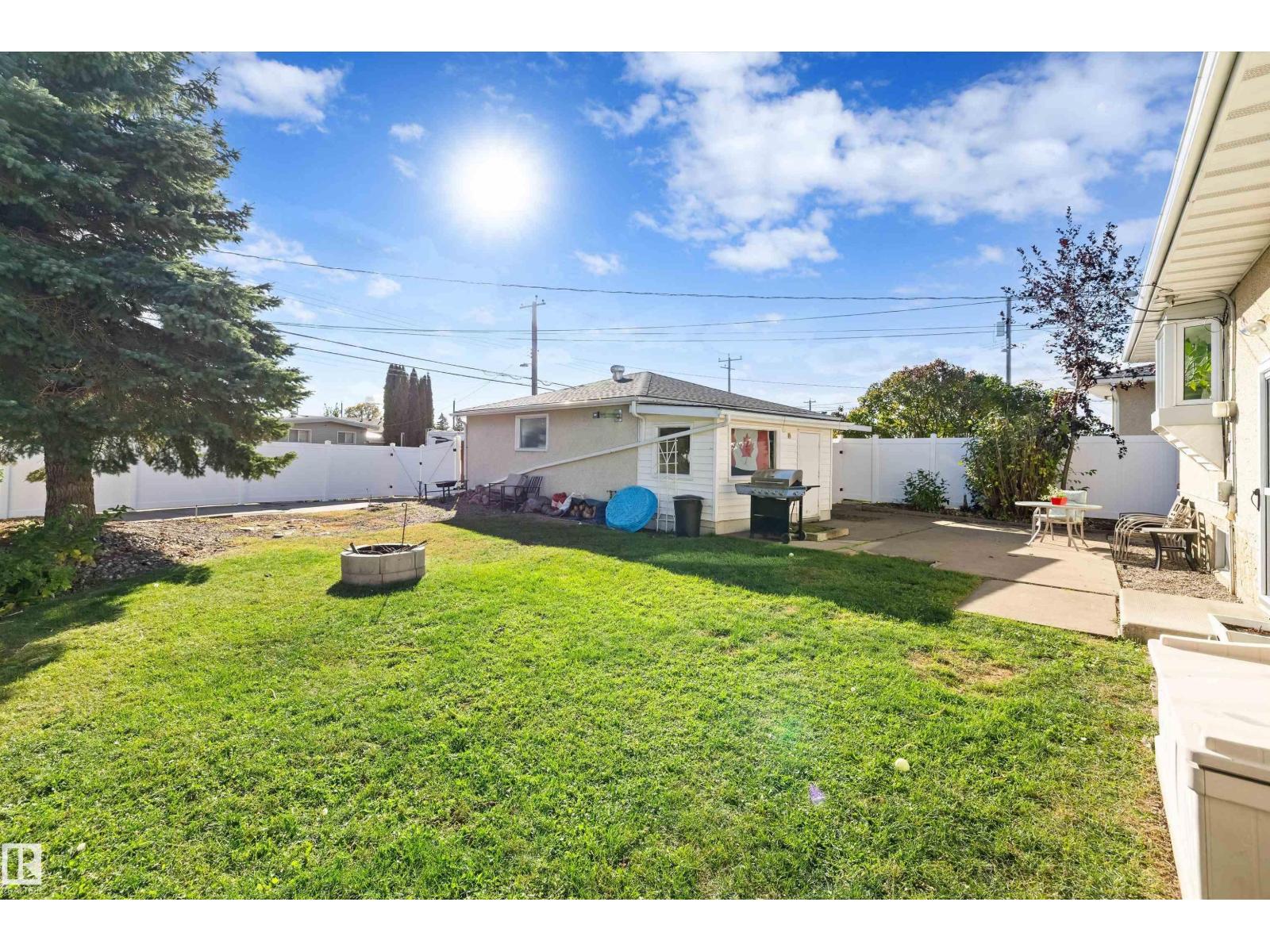 7807 134 AV NW