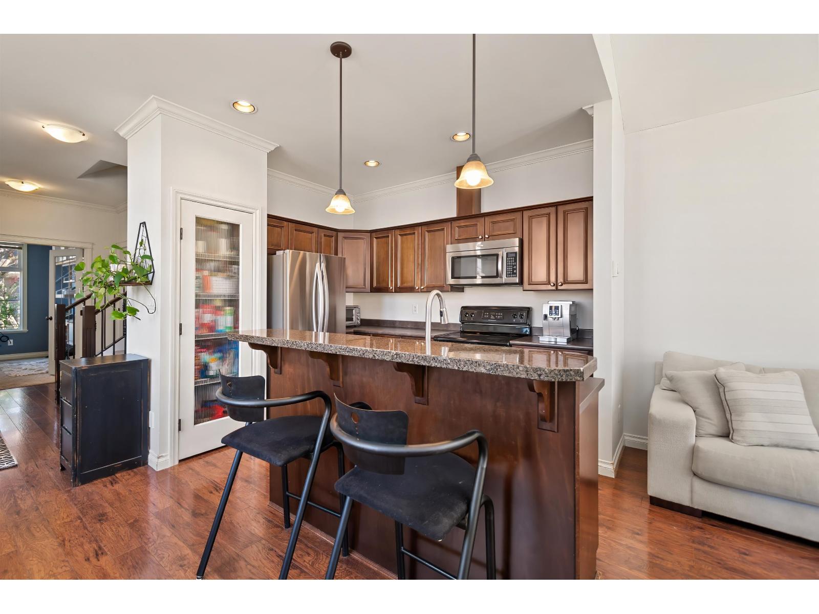 33 6577 SOUTHDOWNE PLACE|Sardis South
