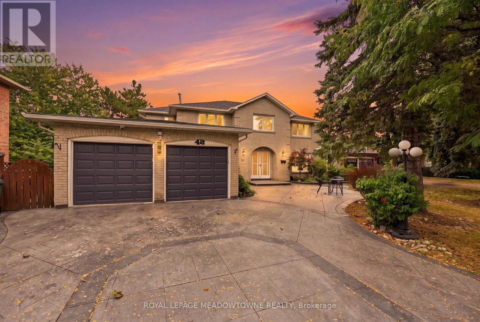 42 Dawnridge Trail, Brampton, Ontario  L6Z 2A1 - Photo 1 - W13856880