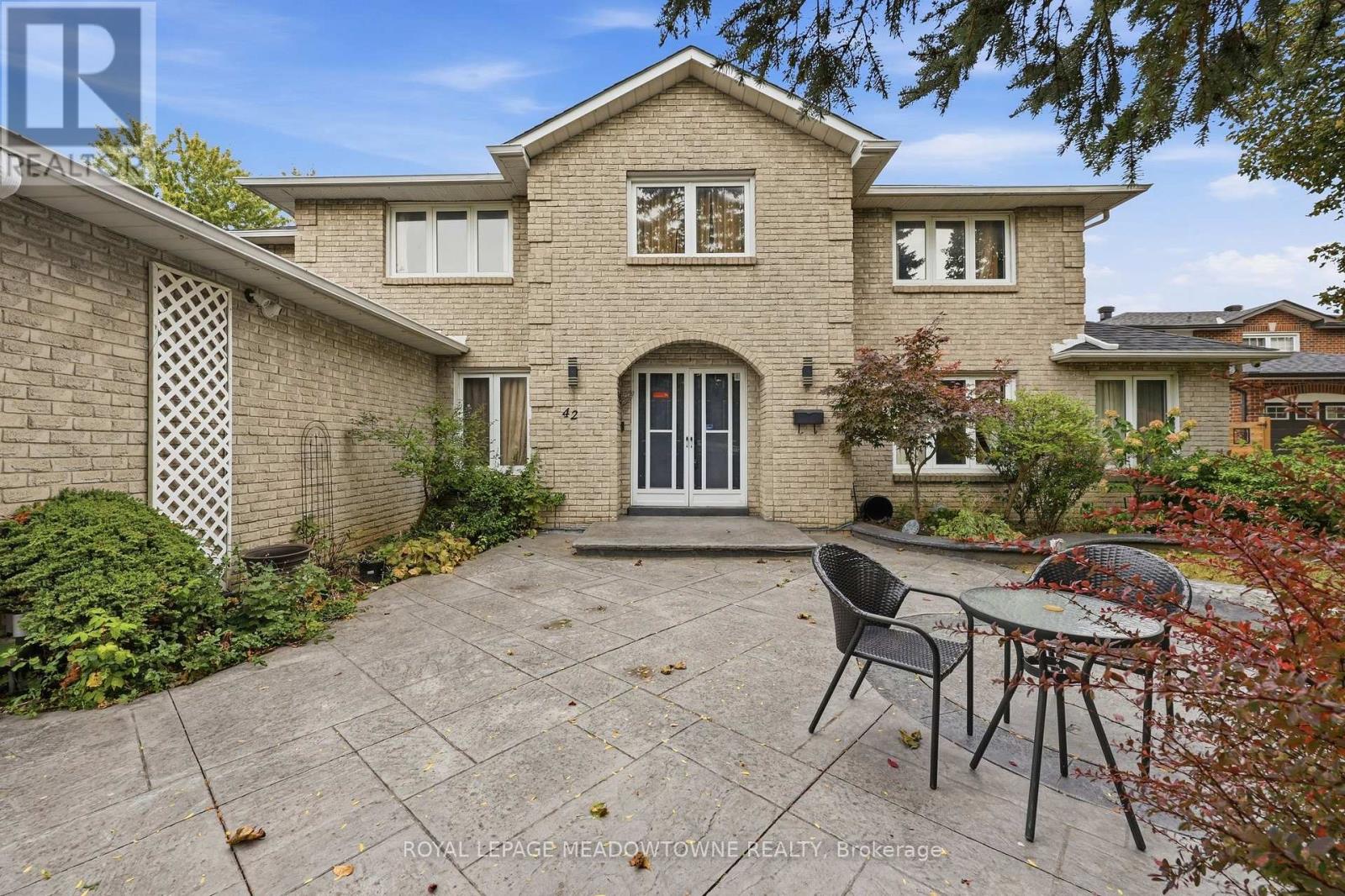 42 Dawnridge Trail, Brampton, Ontario  L6Z 2A1 - Photo 5 - W13856880