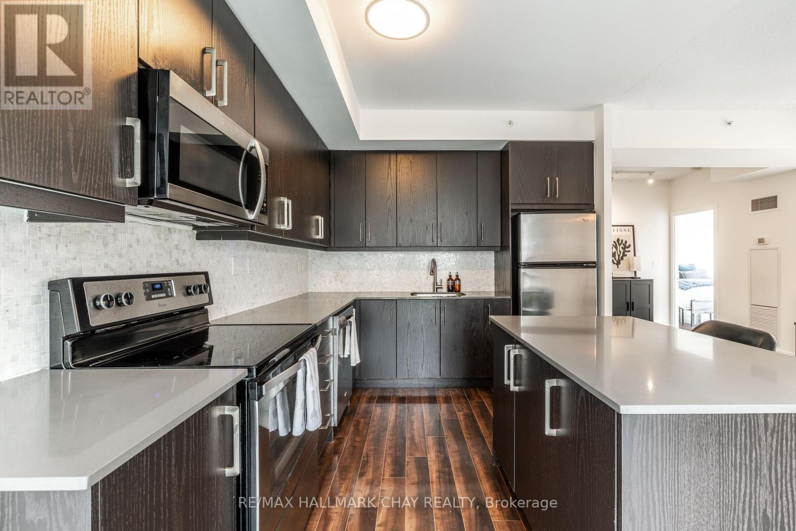 5150 Dundas Street, Toronto, Ontario  M9A 1C3 - Photo 11 - W13857032