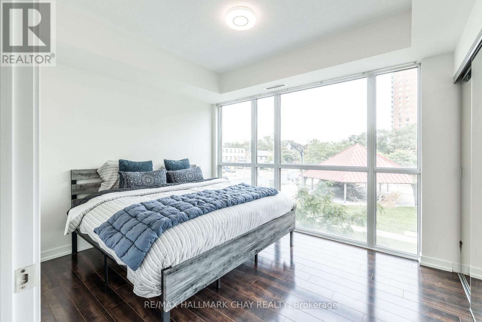 5150 Dundas Street, Toronto, Ontario  M9A 1C3 - Photo 14 - W13857032