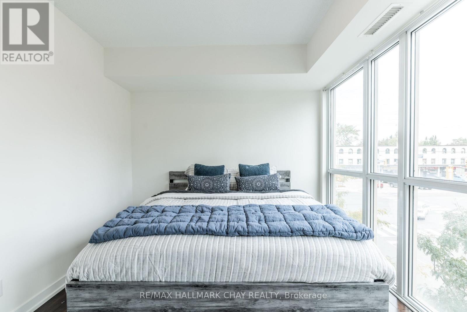 5150 Dundas Street, Toronto, Ontario  M9A 1C3 - Photo 15 - W13857032