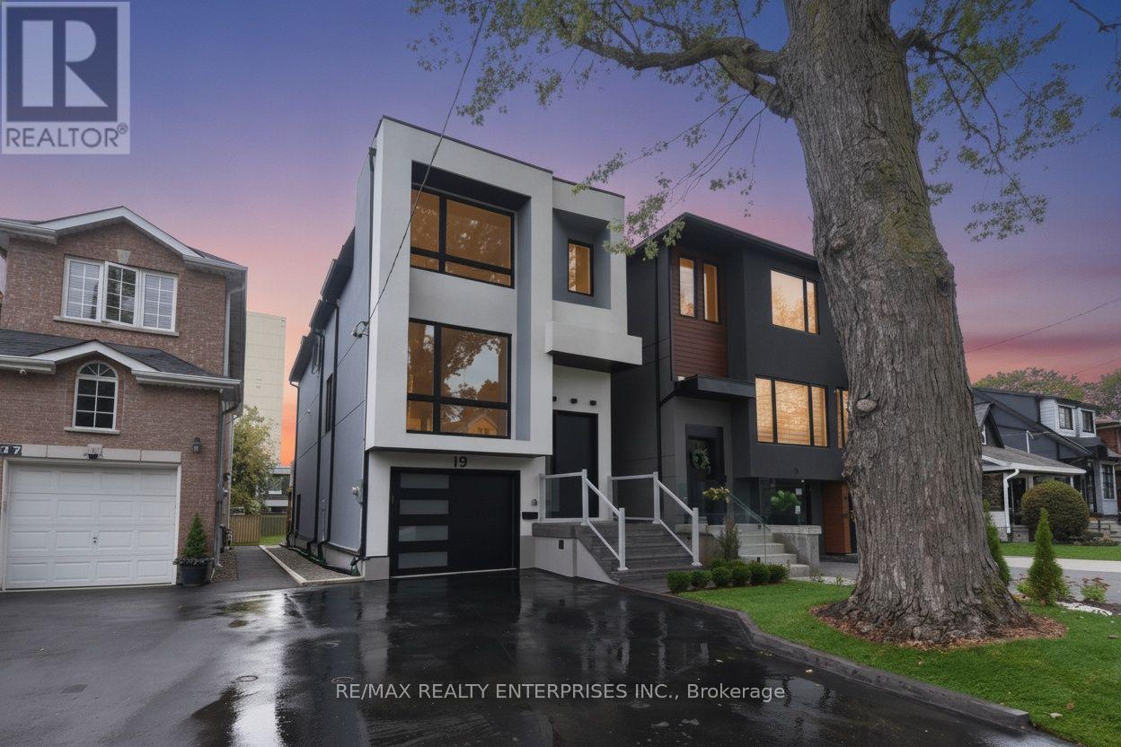 19 Simpson Avenue, Toronto, Ontario  M8Z 1C9 - Photo 2 - W13857108