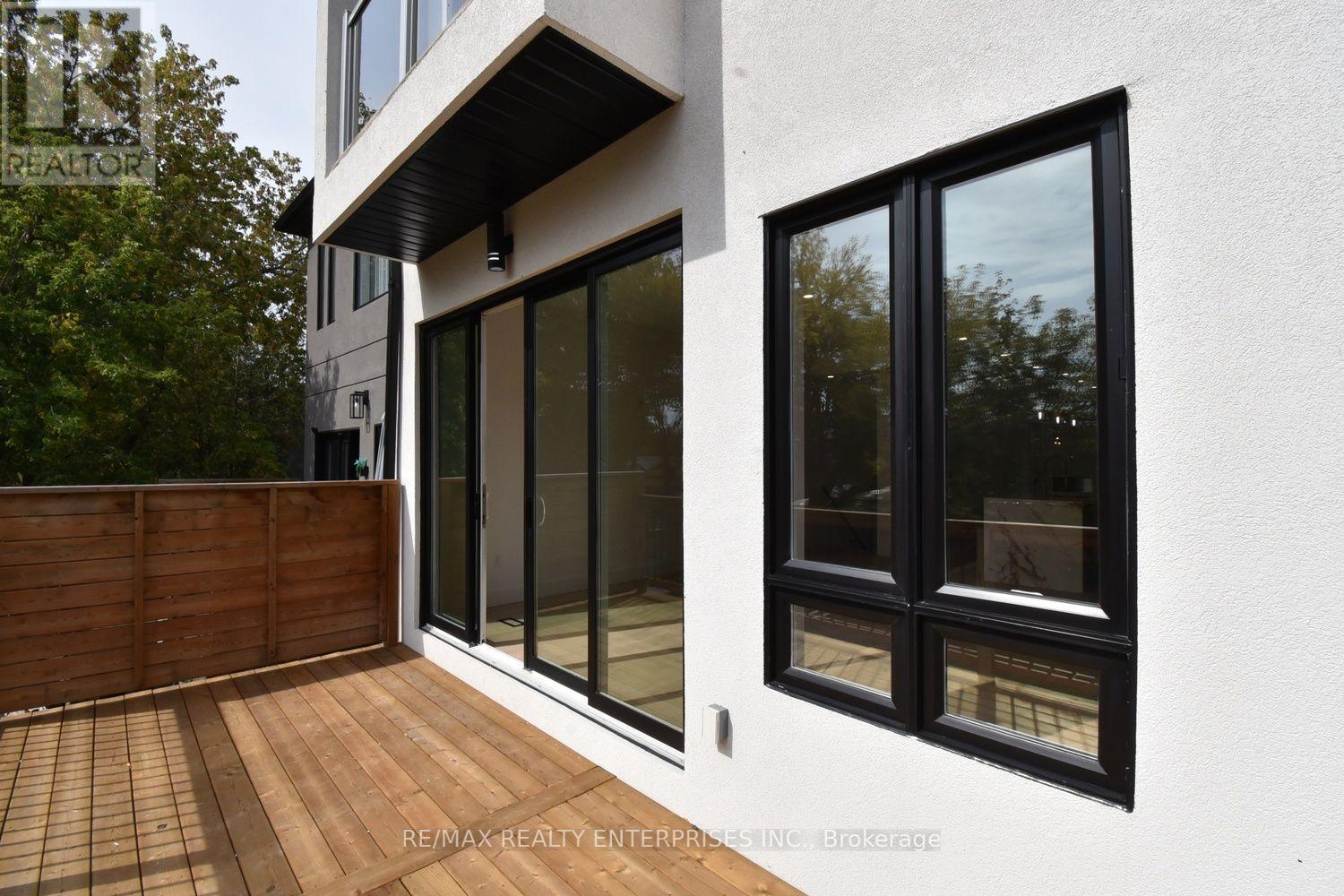 19 Simpson Avenue, Toronto, Ontario  M8Z 1C9 - Photo 32 - W13857108