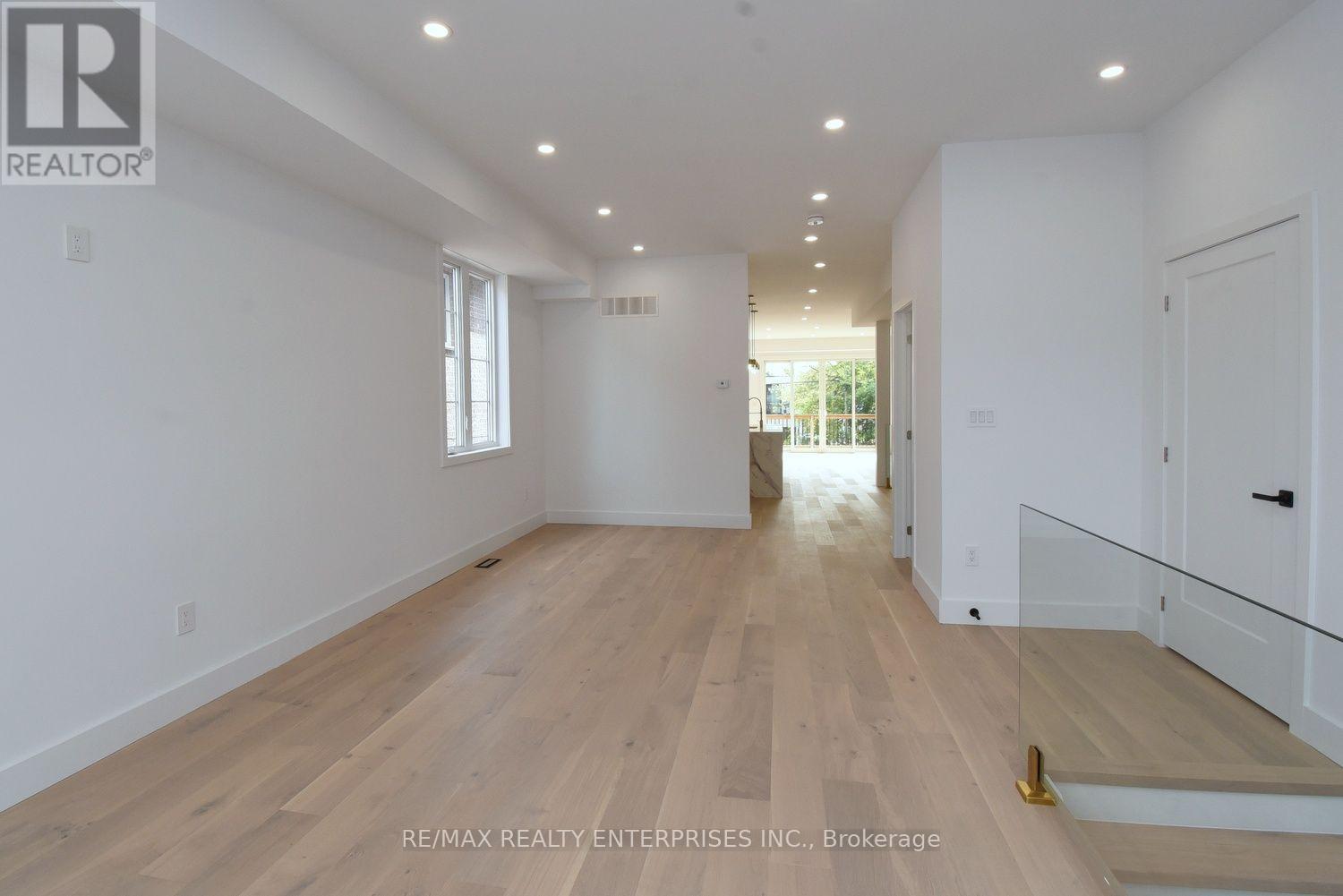 19 Simpson Avenue, Toronto, Ontario  M8Z 1C9 - Photo 7 - W13857108